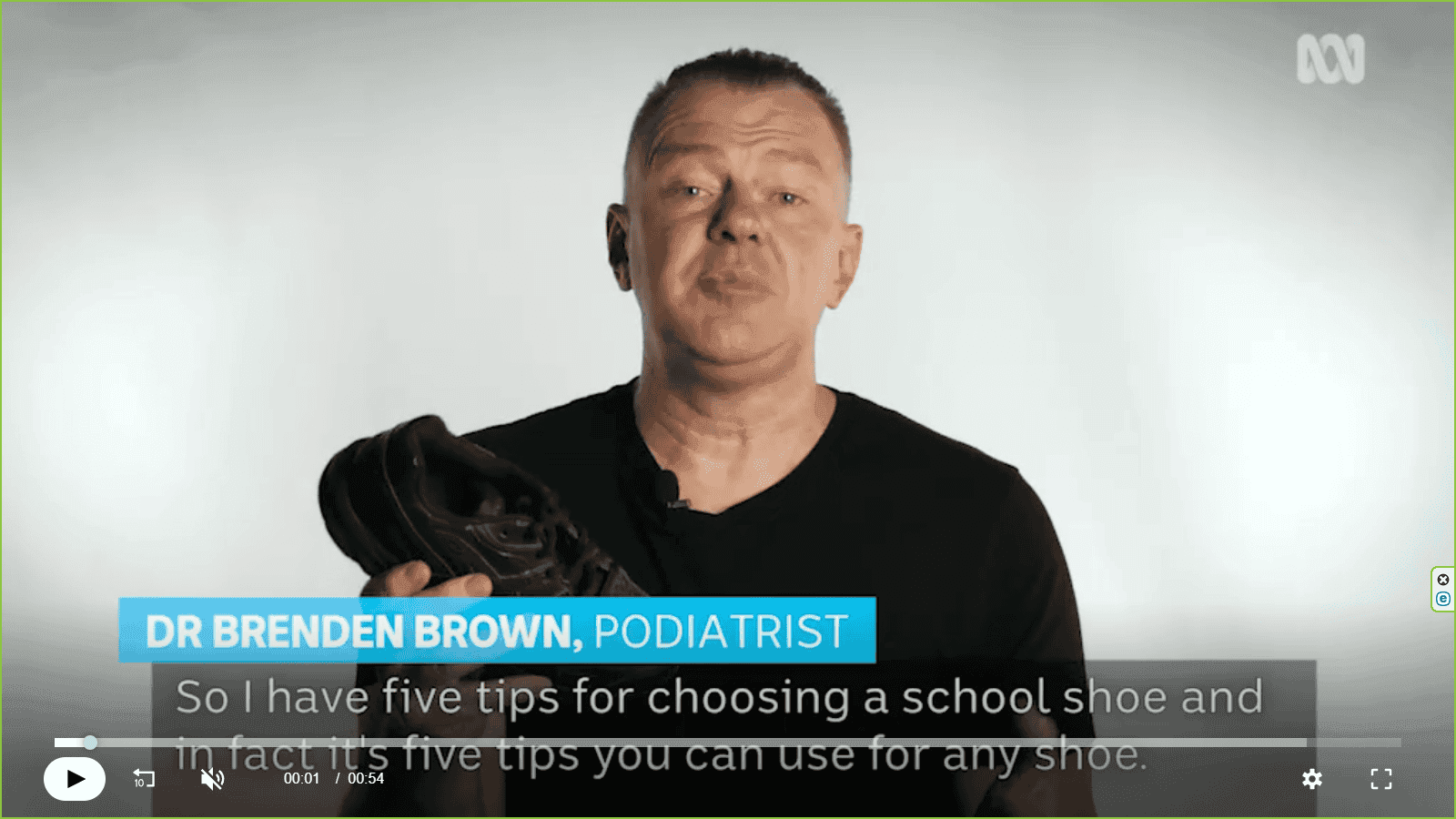 How to buy good school shoes and protect your kids' feet and reduce injuries